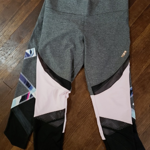 Ultimate Pink leggings size medium - Picture 3 of 4